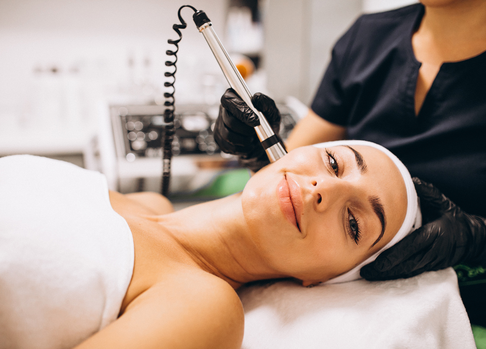 Carbon laser facial Hollywood peel treatment at Yoland clinic Dubai